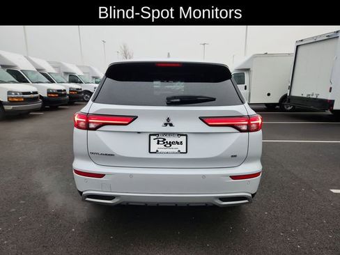 Used 2023 Mitsubishi Outlander SE image 7