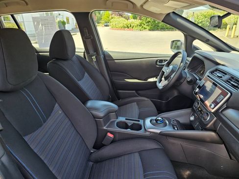 Used 2024 Nissan Leaf S FWD image 11
