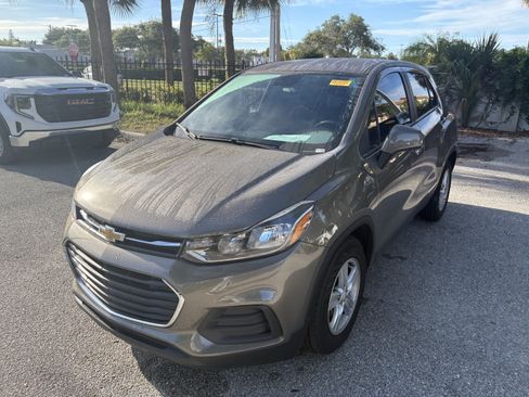 Used 2021 Chevrolet Trax LS FWD image 12