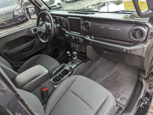 Used 2022 Jeep Gladiator Sport image 29