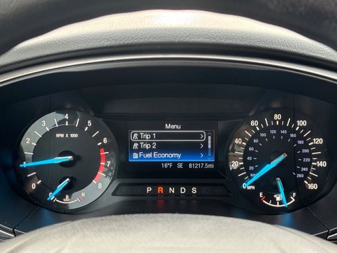 Used 2018 Ford Fusion SE image 16