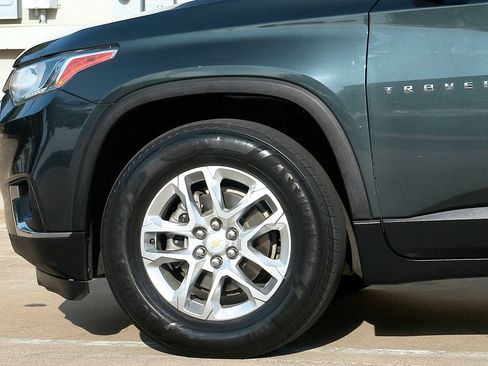 Used 2021 Chevrolet Traverse LT AWD/4WD image 26