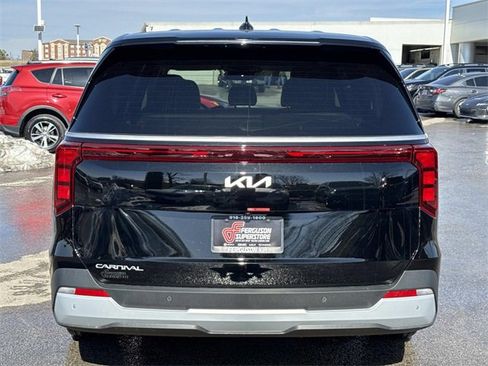 New 2026 Kia Carnival LXS image 3