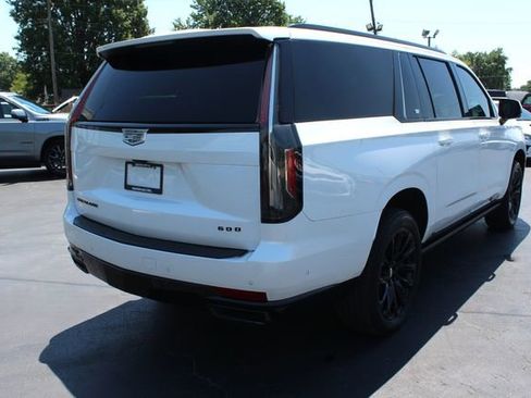 Used 2022 Cadillac Escalade ESV Sport Platinum w/ LPO, ONYX Package image 18