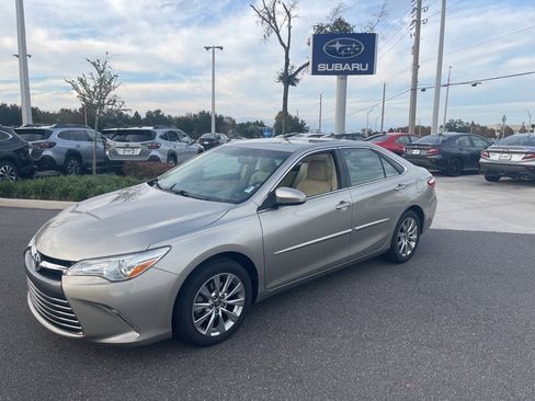 Used 2015 Toyota Camry XLE image 1