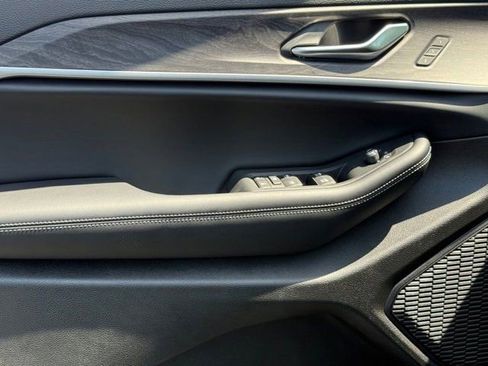 New 2025 Jeep Grand Cherokee L Limited w/ Black Appearance Package image 11