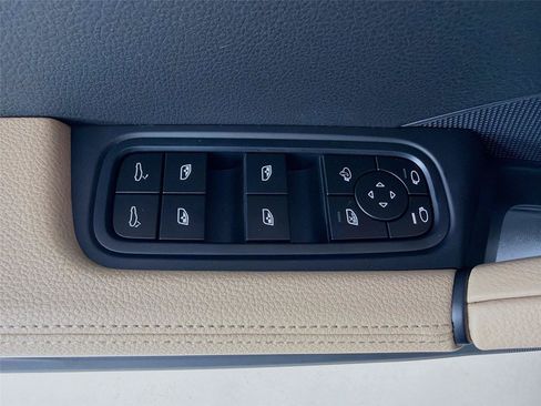 New 2026 Porsche Cayenne AWD/4WD image 8
