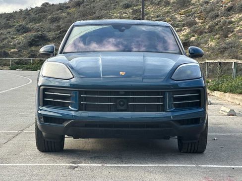 Certified 2025 Porsche Cayenne E-Hybrid image 11
