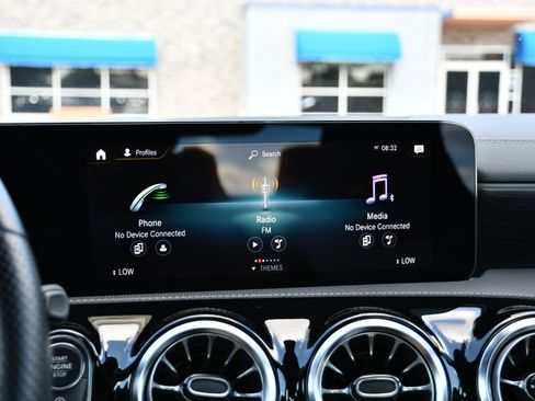 Used 2023 Mercedes-Benz CLA 250 image 13