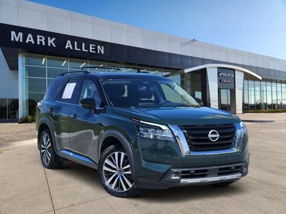 Used 2022 Nissan Pathfinder Platinum w/ Lighting Package (N92)