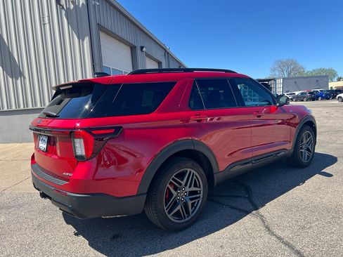 Used 2025 Ford Explorer ST-Line w/ Premium Package AWD/4WD image 4