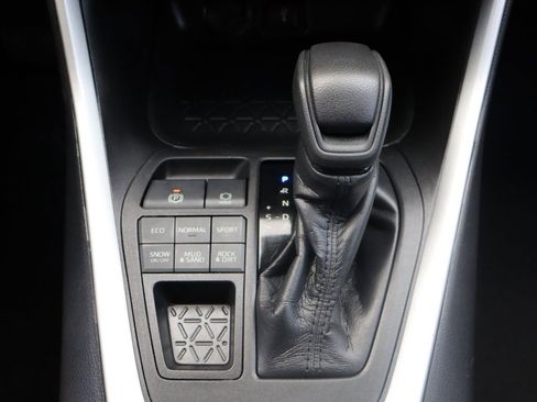 Used 2021 Toyota RAV4 LE w/ Carpet Mat Package (TMS) AWD/4WD image 36