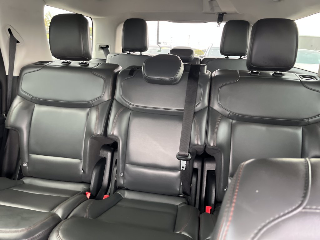 Used 2025 Ford Expedition Active AWD/4WD image 13