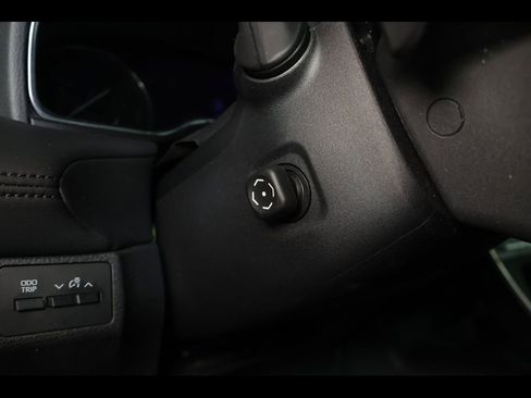 Used 2019 Toyota Avalon Touring image 30