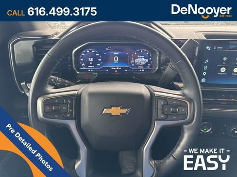 Used 2023 Chevrolet Silverado 1500 LT w/ Z71 Off-Road Package AWD/4WD image 11