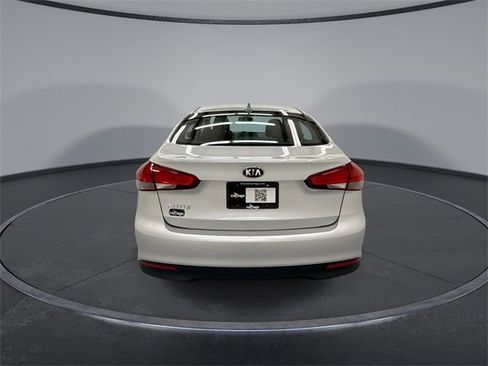 Used 2018 Kia Forte LX image 7