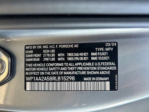 Used 2024 Porsche Macan AWD/4WD image 51
