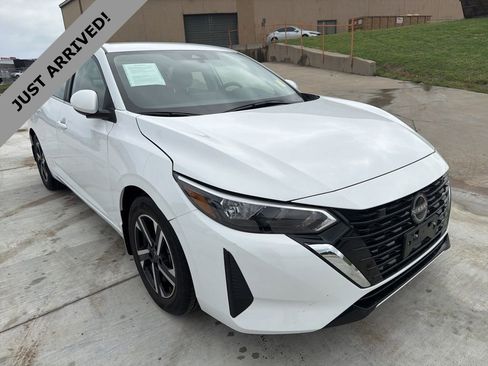 Certified 2025 Nissan Sentra SV w/ Trunk Package image 3