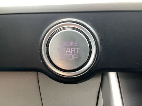 Used 2023 Kia Carnival LX FWD image 30
