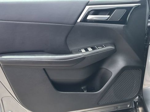 Used 2023 Mitsubishi Outlander SE AWD/4WD image 16
