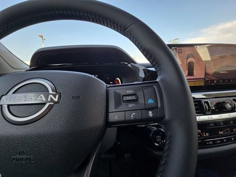 New 2026 Nissan Pathfinder Platinum FWD image 12