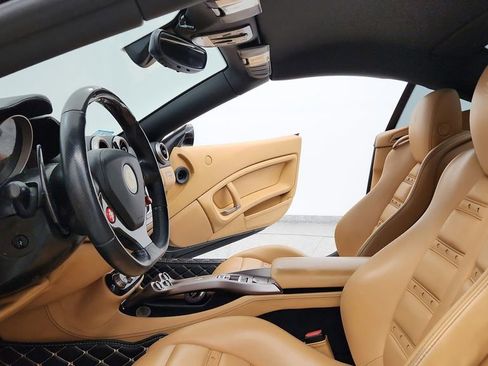 Used 2012 Ferrari California image 15
