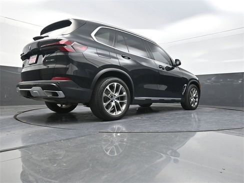 Used 2024 BMW X5 xDrive40i w/ Premium Package image 33