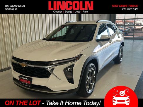 Used 2025 Chevrolet Trax LT w/ LT Convenience Package image 1