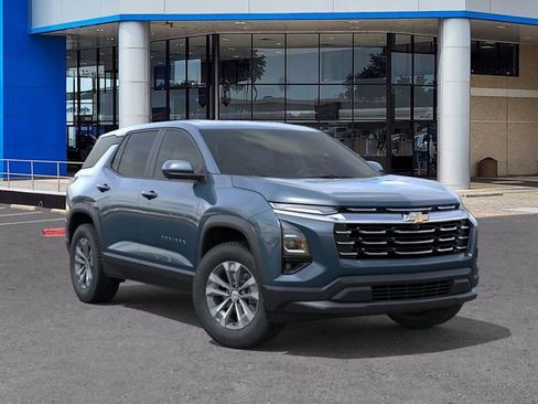 New 2026 Chevrolet Equinox LT w/ Convenience Package II FWD image 7