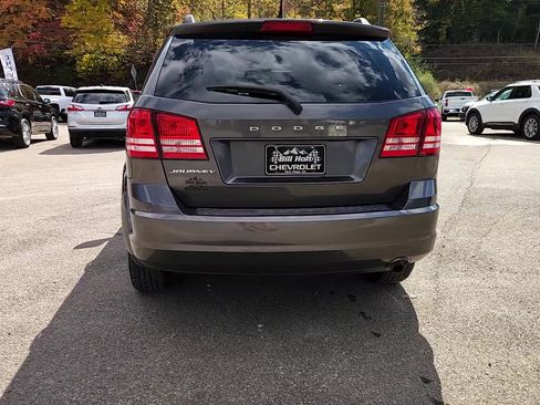 Used 2017 Dodge Journey SE image 19