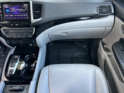 Used 2017 Honda Pilot Touring image 29