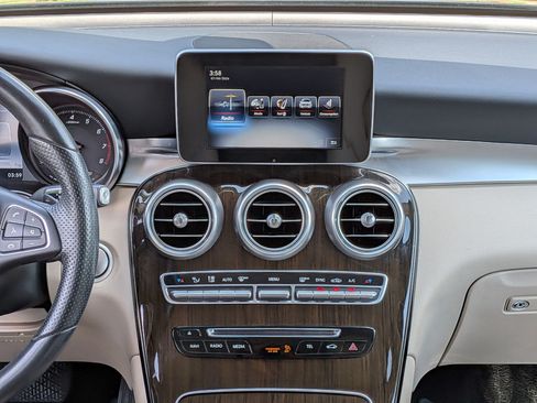 Used 2016 Mercedes-Benz GLC 300 image 30