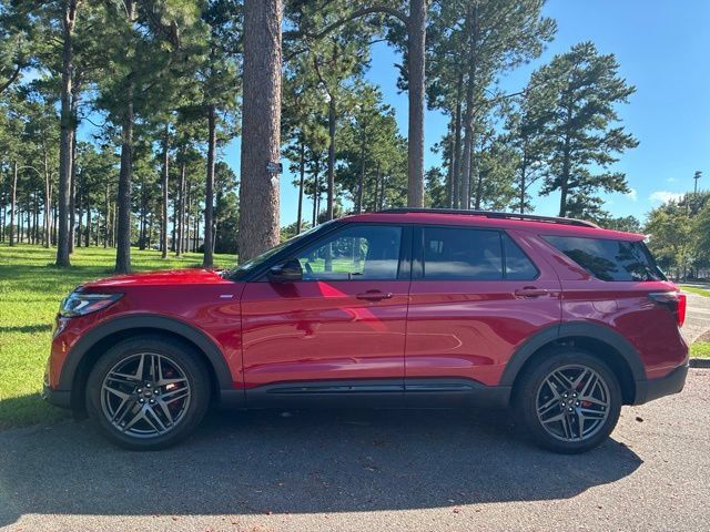 Used 2025 Ford Explorer ST-Line w/ Premium Package RWD image 6