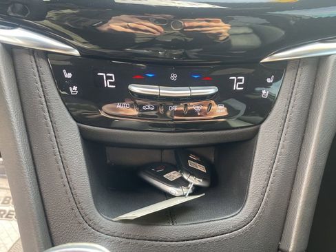 Used 2024 Cadillac XT6 Sport image 40