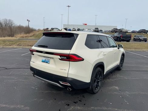 Certified 2024 Toyota Grand Highlander MAX Limited image 2