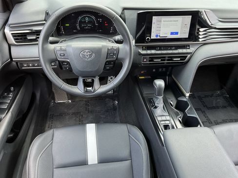 Used 2026 Toyota Camry SE FWD image 10