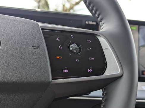New 2026 Nissan Leaf SV+ w/ Floor Mat Package (SV+) FWD image 28