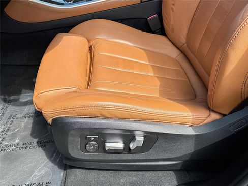 Used 2022 BMW X5 xDrive45e w/ Parking Assistance Package image 19