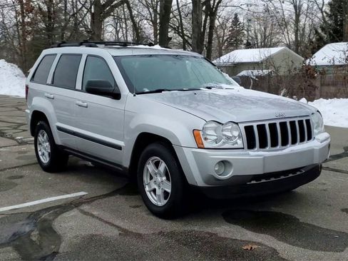 Used 2007 Jeep Grand Cherokee Laredo image 2