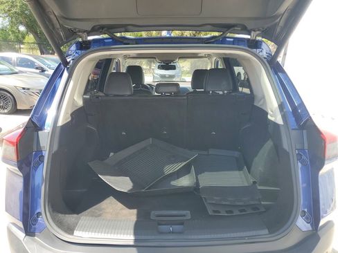 Used 2021 Nissan Rogue Platinum image 12