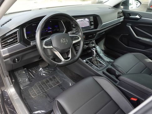 Used 2024 Volkswagen Jetta SE image 12