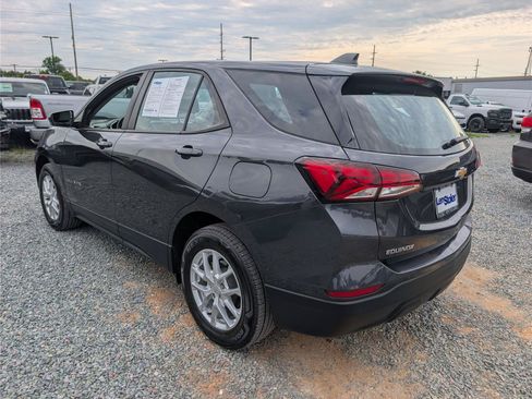 Used 2022 Chevrolet Equinox LS AWD/4WD image 3
