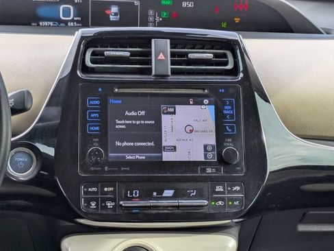 Used 2017 Toyota Prius Three FWD image 17