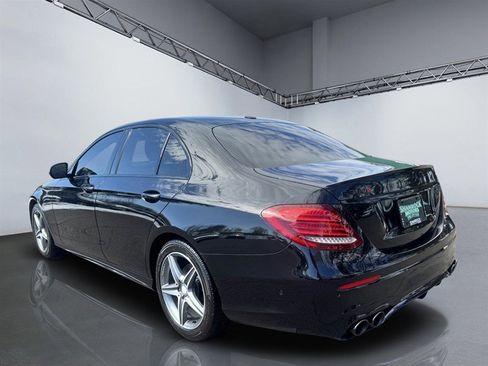 Used 2017 Mercedes-Benz E 300 4MATIC image 5