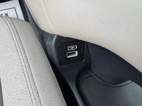 Used 2023 Honda HR-V LX image 15