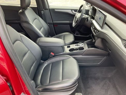 Used 2023 Ford Escape Platinum image 18