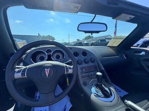 Used 2008 Pontiac Solstice Convertible w/ Premium Package RWD image 15