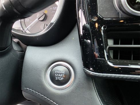 Used 2024 Toyota Highlander XSE image 19