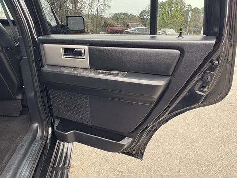 Used 2015 Ford Expedition Limited image 27