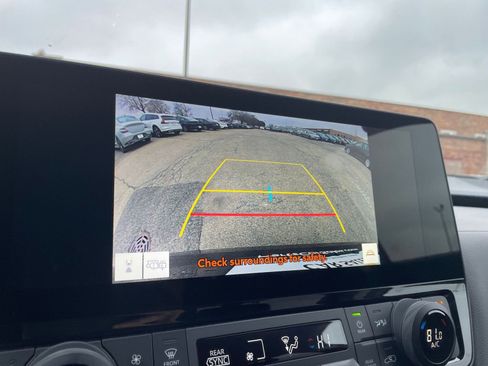 Used 2025 Toyota Grand Highlander FWD image 17